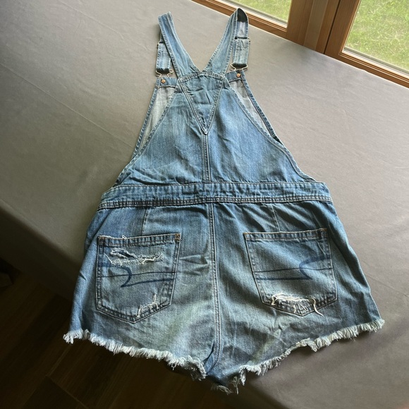 American Eagle Denim Short Overalls, Size: Medium - Picture 3 of 7